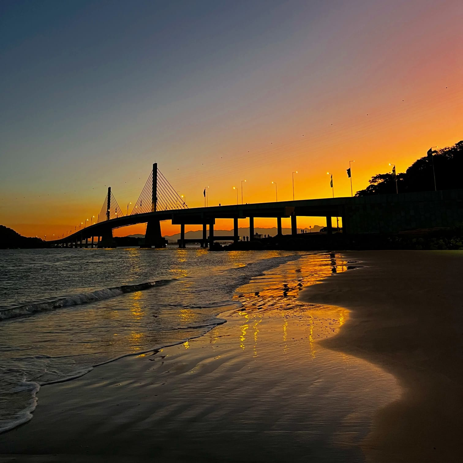 Ponte de Guaratuba ao pôr do sol